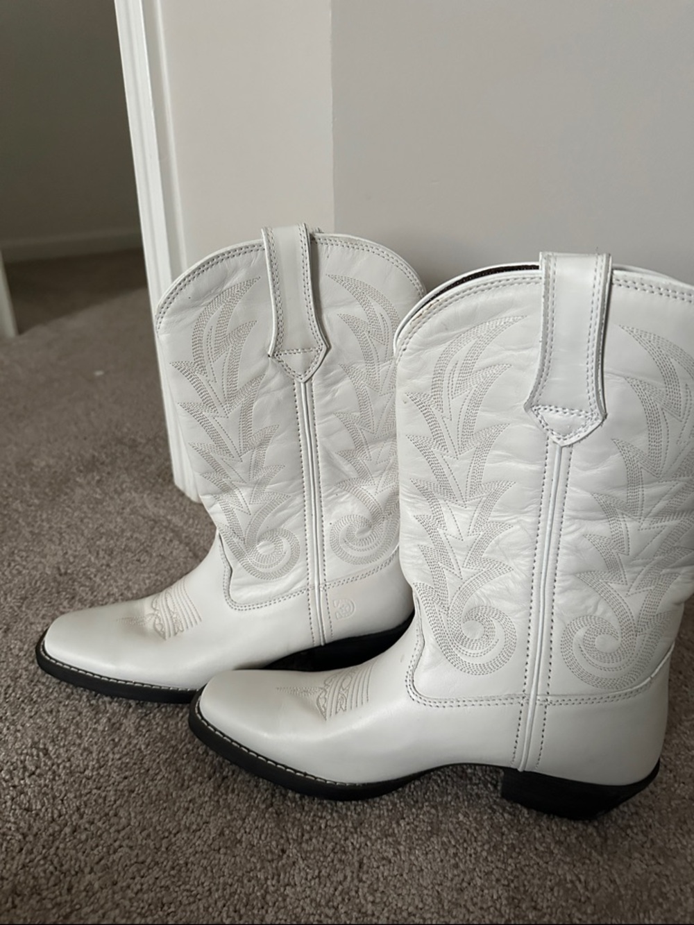 Durango White Women's Western Heeled Boot - Picture 2 of 3